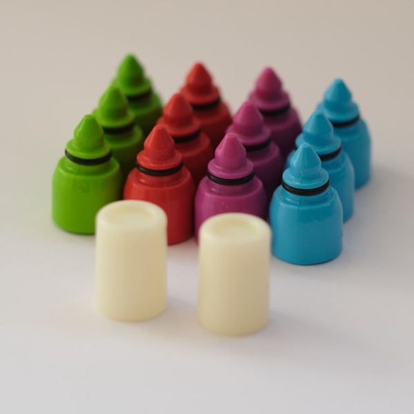 12-minis-toupies-pour-le-jeu-spin-it-up-matoupie-jean-pierre-de-siebenthal-artisan-local-faiseur-de-toupies-fabrication-suisse