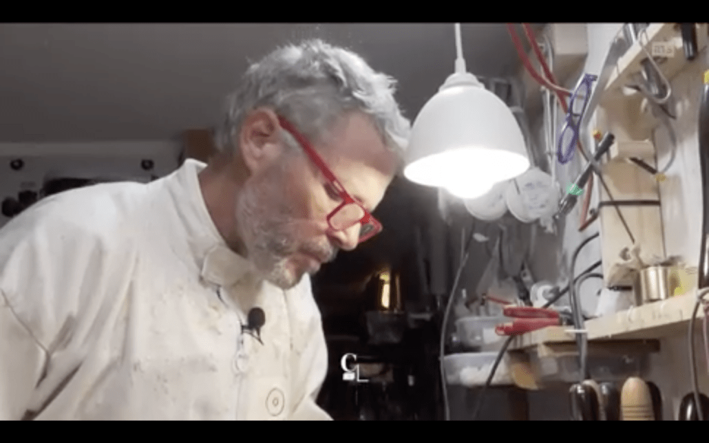 Jean-Pierre de Siebenthal
Faiseur de toupies artisanales en bois
Reportage sur RTS couleurs locales